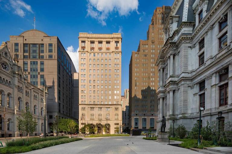 The Notary Hotel Autograph Collection 