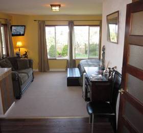 Heather Place Bed and Breakfast  в Нанаймо