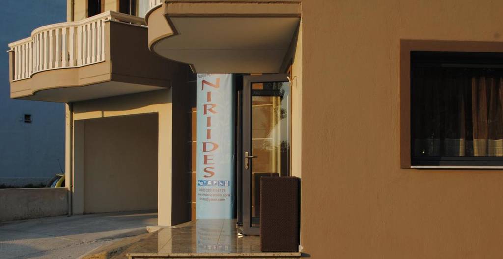 Niriides Studios and Apartments 