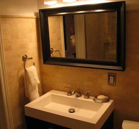 Executive Underground Apartment  в Торонто