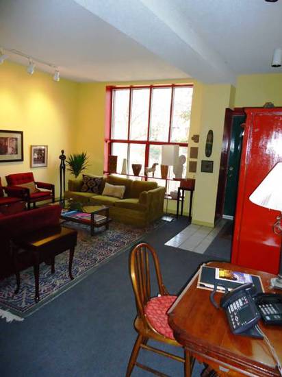 Alan Gardens Bed and Breakfast  Канада, Торонто