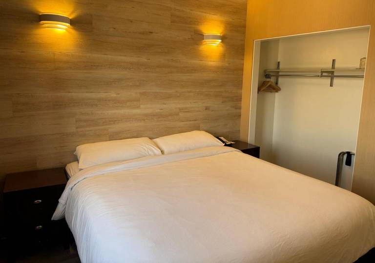 Garden Suite Hotel