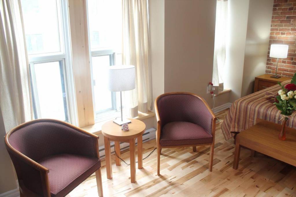 Hotel Quartier des Spectacles  2*