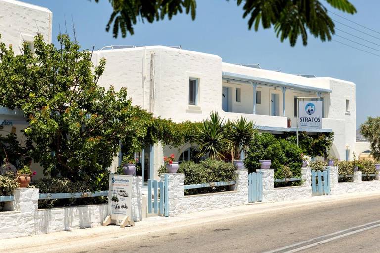 Stratos Apartments & Studios 