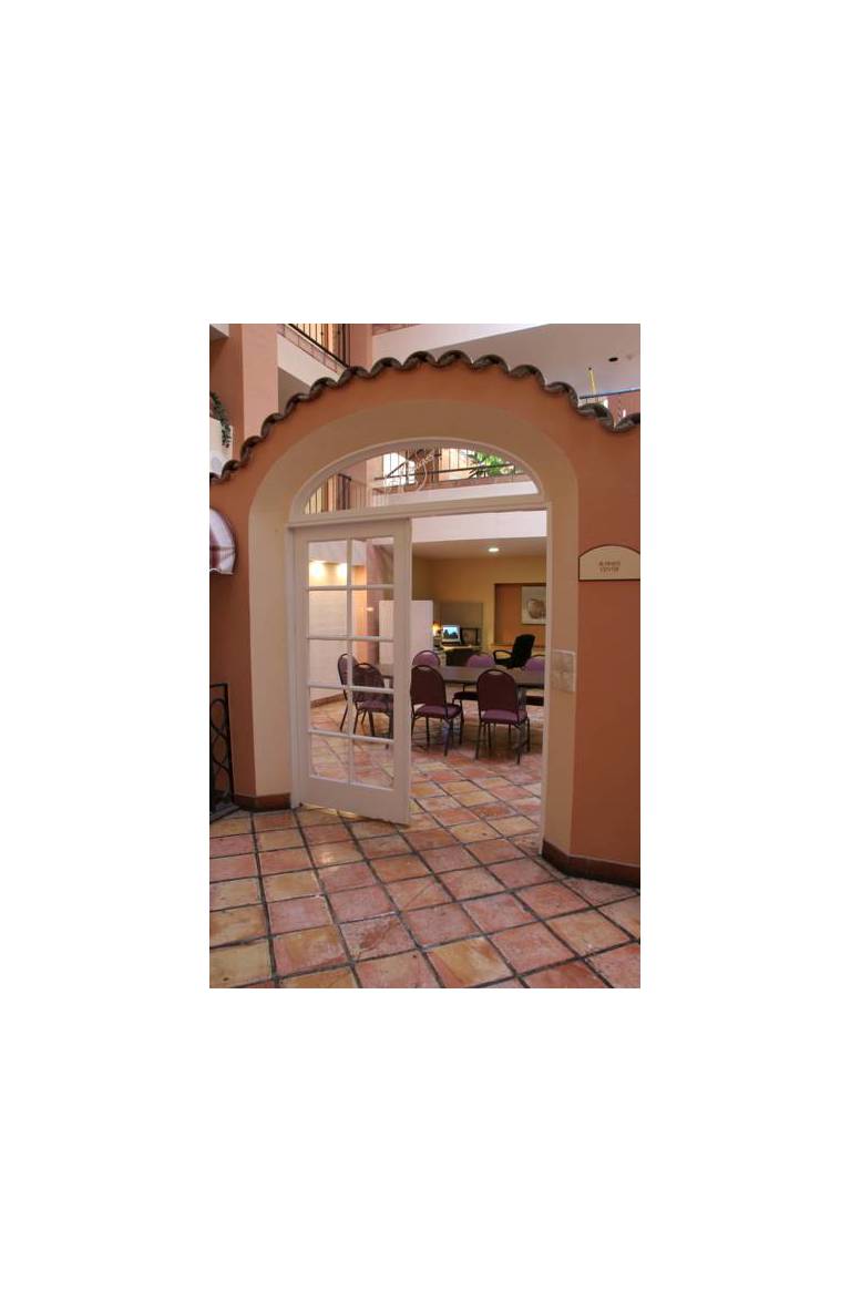 Barcelona Suites Albuquerque 
