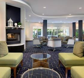 Courtyard Edison Woodbridge  в Эдисоне