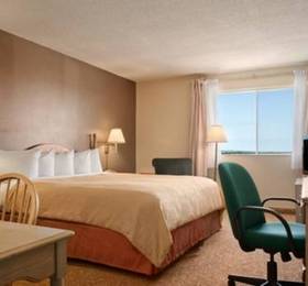 Travelodge Suites Dartmouth  в Дартмуте