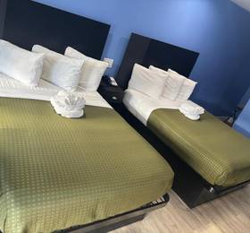 The Monterey Fireplace Inn  в Монтерей