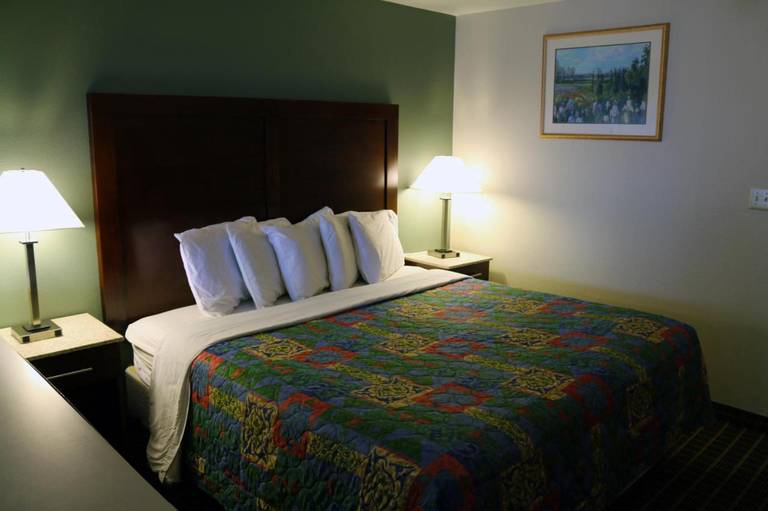 Great Western Inn & Suites 
