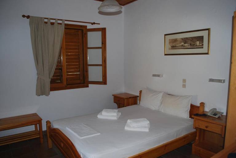 Siroco's Rooms And Studios 