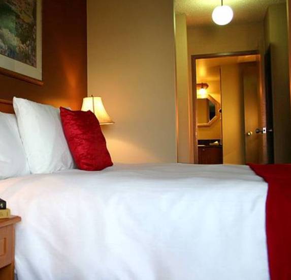 Alberta Place Suite Hotel  3* Канада, Эдмонтон
