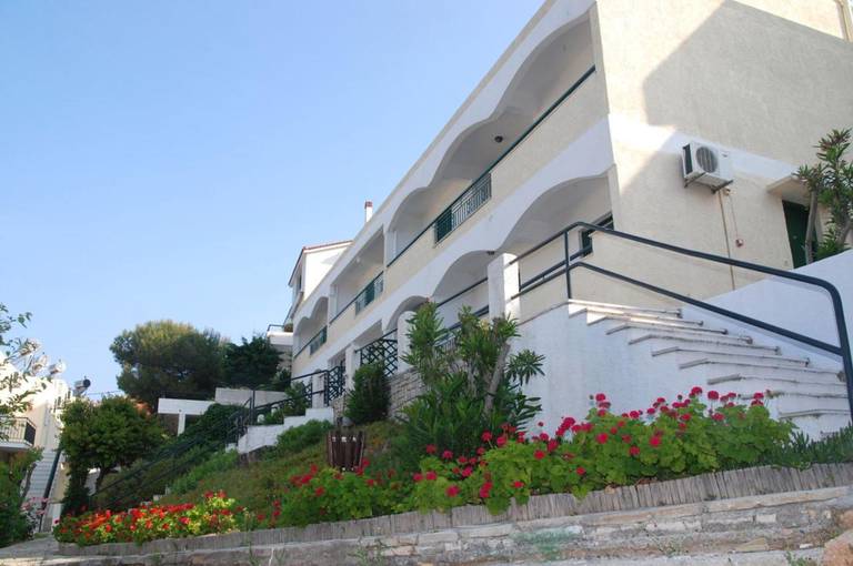 Anthemis Hotel Apartments 