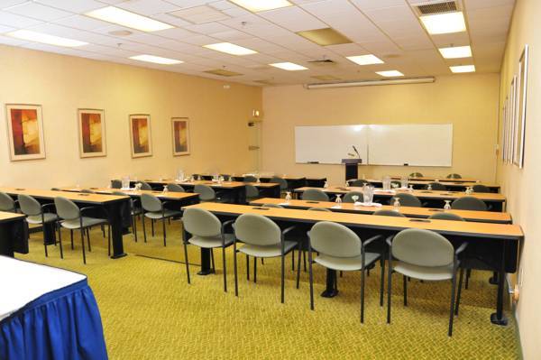 Albany Ramada Plaza Hotel  2* США, Албани