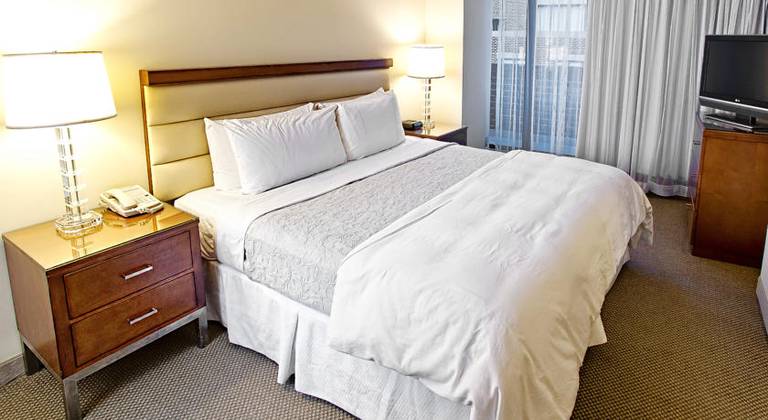Georgetown Suites Harbour