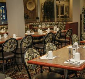 Continental Inn & Suites  в Эдмонтоне