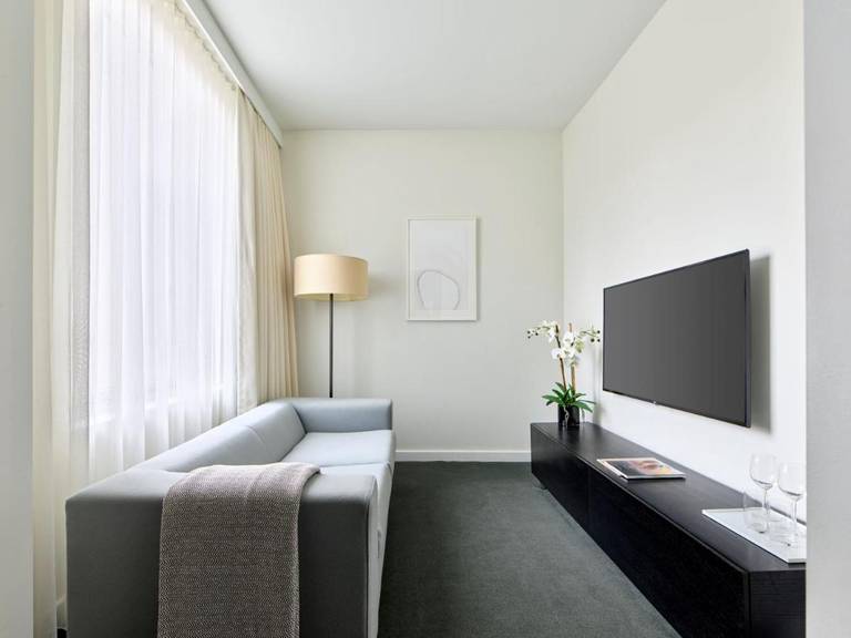 Smyth - A Thompson Hotel 