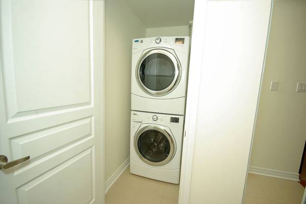Whitehall Suites Toronto 