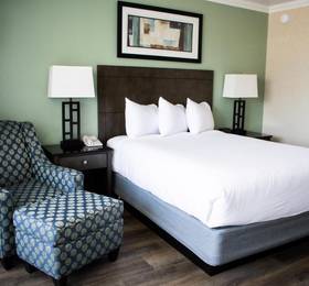 Туры в Monterey Bay Travelodge  в США
