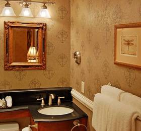 Dalton Hotel and Suites  в Виктории