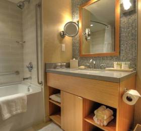 The Hotel at River Rock  в Ричмонде