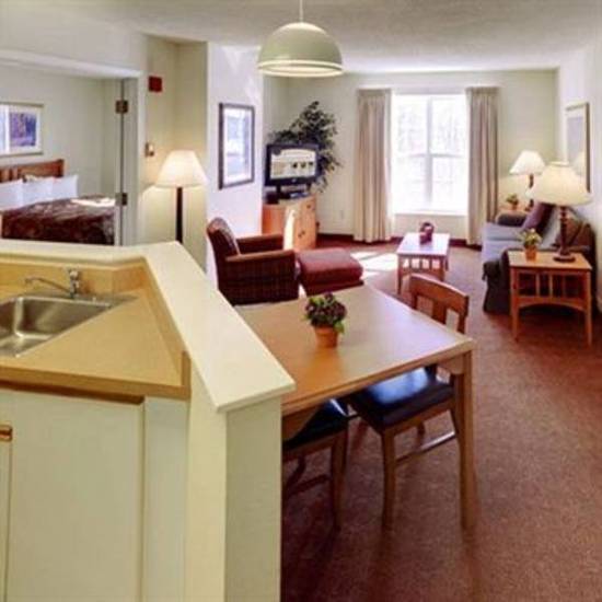 Cresthill Suites Albany  3* США, Албани