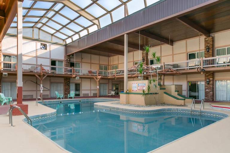 Aspire Hotel and Suites 