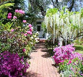A Victorian Garden Inn  в Сономе