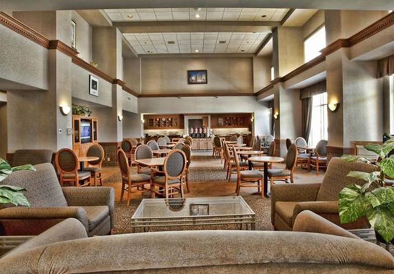 Humphry Inn and Suites 