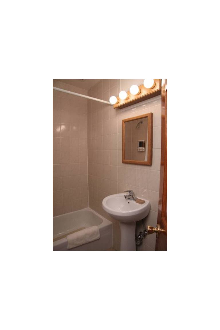 Upper Yorkville Suites 