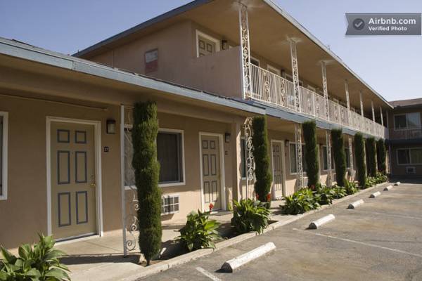 Holiday Motel - Fresno  2* США, Фресно