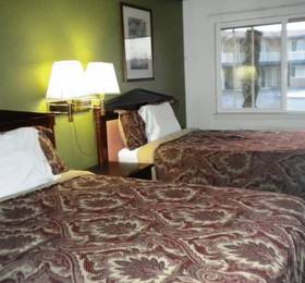 Holiday Motel - Fresno  в Фресно