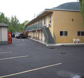 Lakeside Villa Motel  в Пентиктоне
