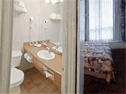 Regency Suites Hotel  3* Канада, Калгари
