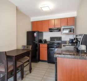 Regency Suites Hotel  в Калгари