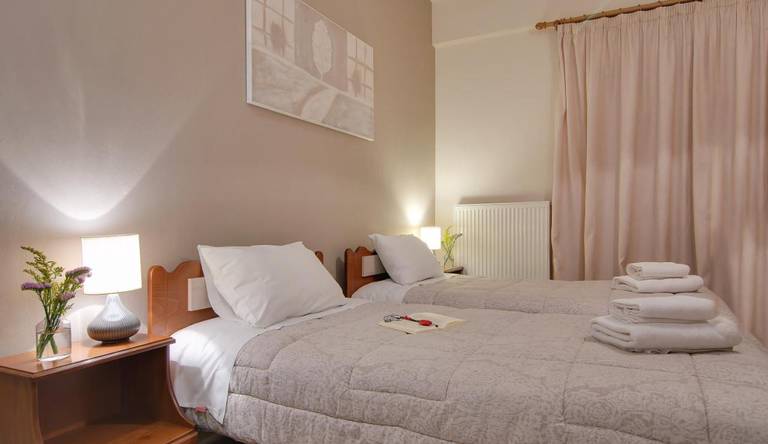 Tsironis Guesthouse 