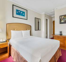 Travelodge Chicago  в Чикаго