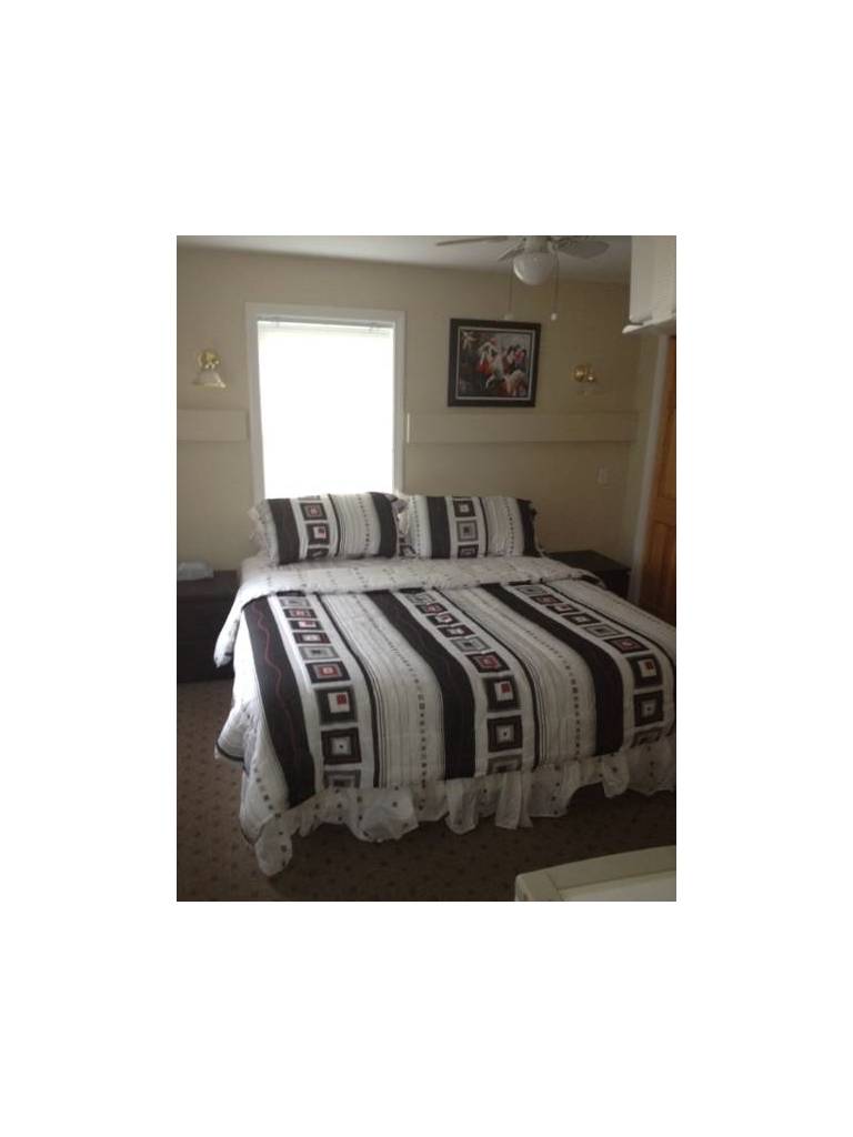 Admiral Weaver Inn 