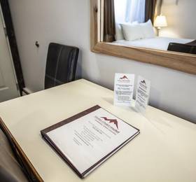 Отдых в Swiss Chalet Motel  - Канада, Ревелстоук