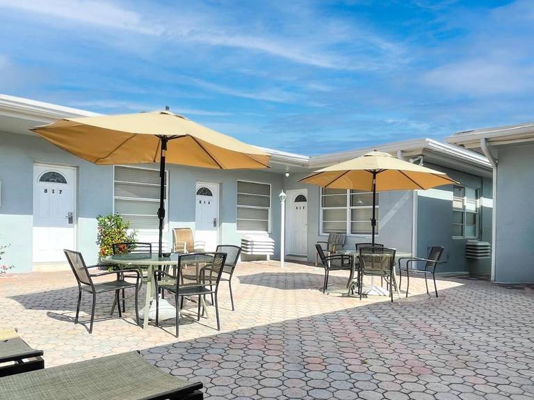 Silver Spray Motel 