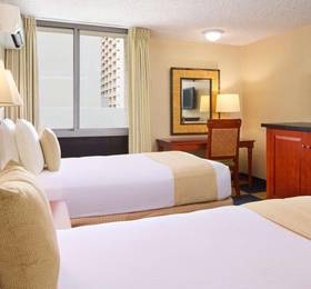 Ewa Hotel Waikiki  в Гонолулу