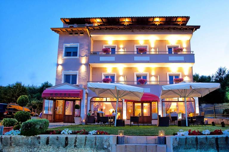 Anastassiou Hotel 