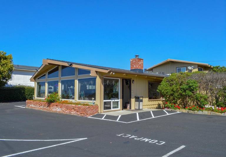 Silver Surf Motel 