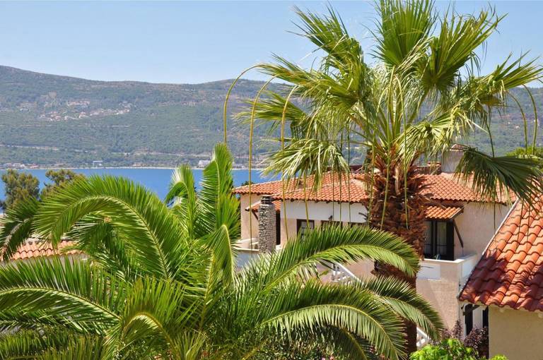 Ino Village Hotel 