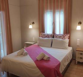 Christinis Guest Rooms в Скопелосе