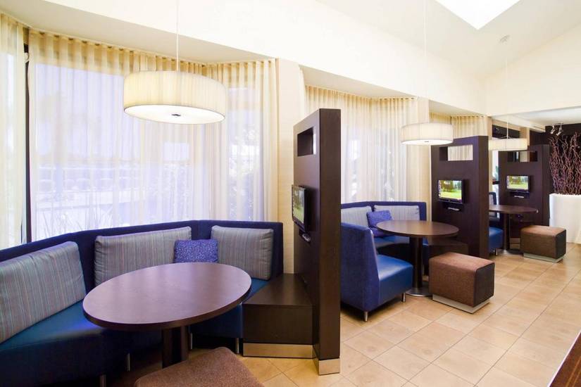 Courtyard Fresno  3* США, Фресно