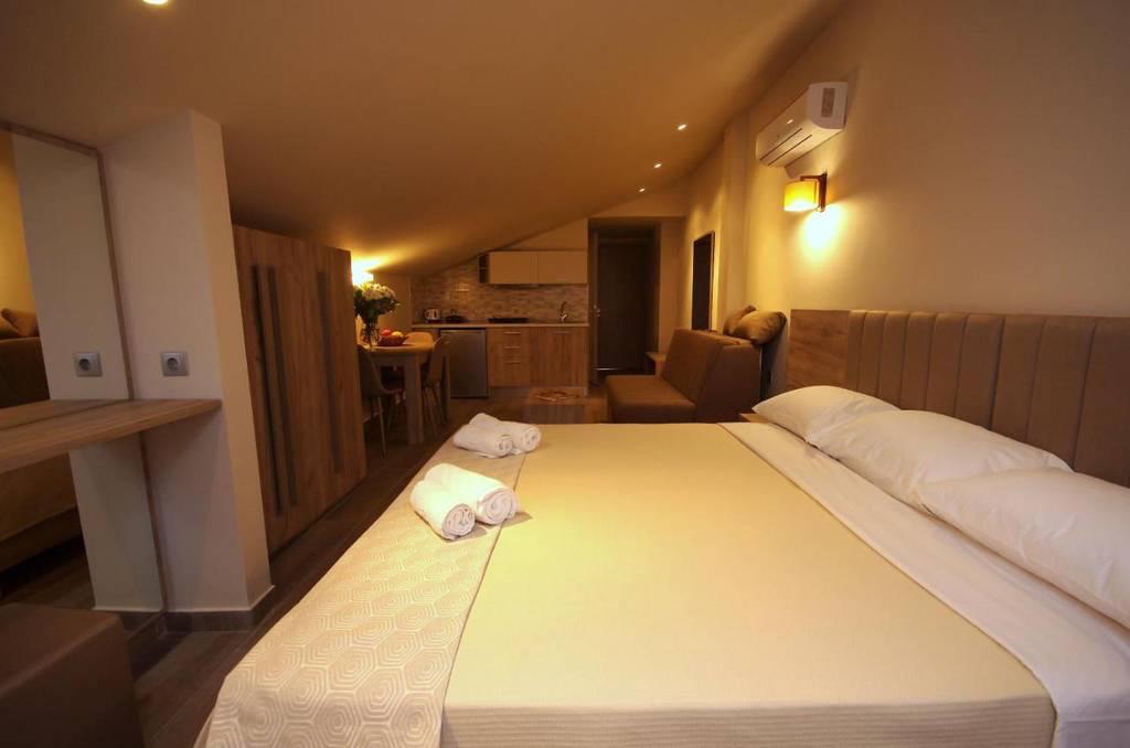 John & Eve Hotel  1*
