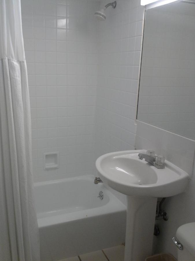 Ohio House Motel  2*