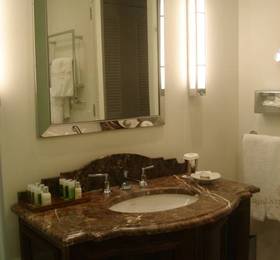 Pentelikon Hotel  в Афинах