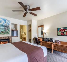 Lone Oak Lodge  в Монтерей