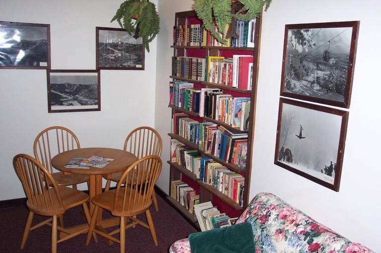 Cascades Lodge 